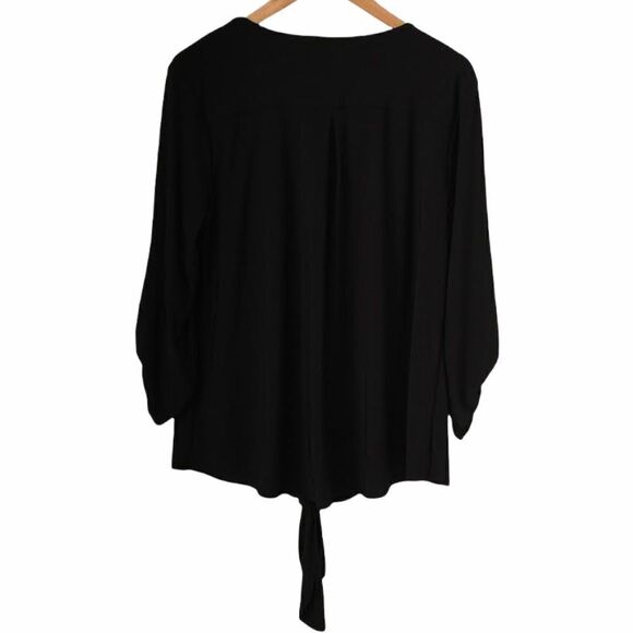 EST. 1946 V-neck Front Button Detail with Long Sleeve Blouse in Size Medium - Picture 2 of 7